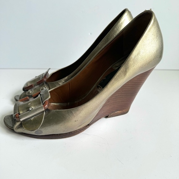 CHLOE Y2K Wedge Heels Shoes Metallic Gold Patent Leather Peep Toe Womens 39 9 - Picture 14 of 14